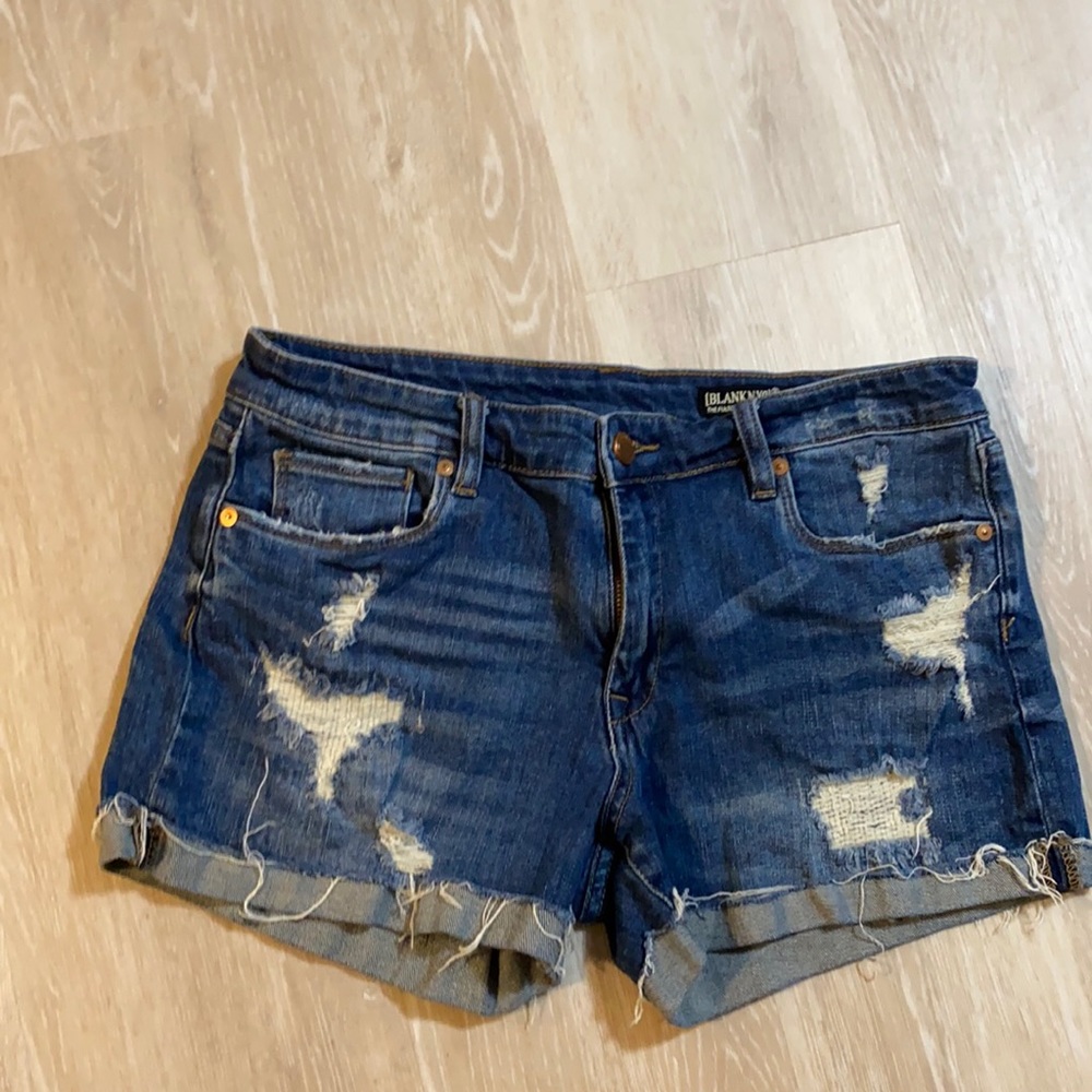 BLANK NYC distressed denim jean shorts